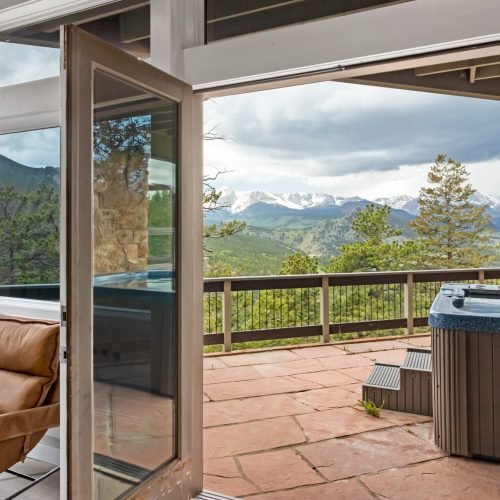 Downstairs Living Room w_ Tub